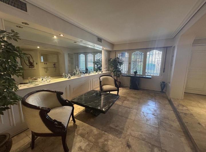 Casa · 502m² · 5 Ambientes · 1 Cochera