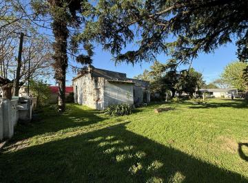 DEH-DEH-490_2 · 2 Amplios Lotes 900 m² con Casa y Pileta!