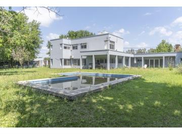 Casa · 444m² · 10 Ambientes · 3 Cocheras · Venta Casa 5 Dorm. en Funes