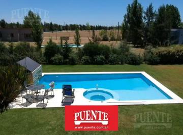 Casa · 306m² · 5 Ambientes · 2 Cocheras · Casa en Barrio Fincas de San Vicente