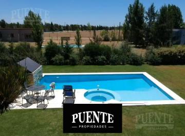 Casa · 306m² · 5 Ambientes · 2 Cocheras · Casa en Barrio Fincas de San Vicente