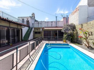 Casa · 183m² · 4 Ambientes · 1 Cochera · Casa de 4 Ambientes con Piscina, Garage y Terraza en Villa Luro