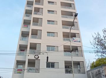 Departamento de 3 ambientes, Berazategui · Semipiso de Categoría, Tres Amb. Dos Balcones, Dos Dorm., Dos Baños