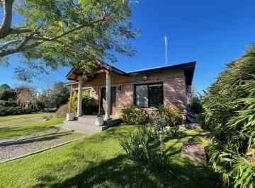 Casa · 131m² · 4 Ambientes · Reservada! Casa en Venta en Larena Cc