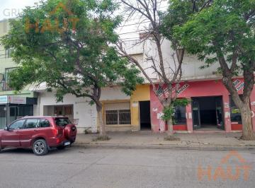Edificio · 268m² · 5 Dormitorios · 1 Cochera · Edificio Comercial en Venta, Cipolletti