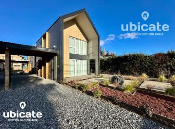 PH · 70m² · 3 Ambientes · 1 Cochera · Casa Amoblada a Estrenar en Dina Huapi a 200 m del Lago