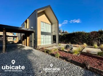 PH · 70m² · 3 Ambientes · 1 Cochera · Casa Amoblada a Estrenar en Dina Huapi a 200 m del Lago