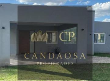 Casa · 220m² · 4 Ambientes · 3 Cocheras · Rbs. en Venta, Divina Casa en Santa Guadalupe, Pilar del Est
