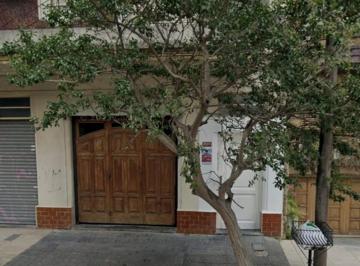 Casa · 40m² · 2 Ambientes · En Venta en Caseros Tipo Casa Planta Baja de 2 Ambientes con Patio Apto Credito F: 10130