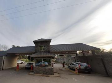 Quinta vacacional · 397m² · 5 Ambientes · Quinta de 5 Ambientes con Dependencia de Servicio y Pileta en Venta en Loma Verde - Escobar