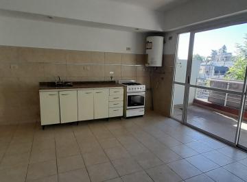 Departamento de 1 ambiente, Villa Luro · Amplio Depto. 1 Ambiente Divisible (46 M²) Frente C/balcon Terraza