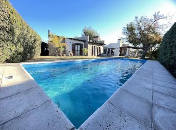 Casa de 5 ambientes, San Rafael · Hermosa Casa con Piscina Barrio Privado Viñas San Rafael - Mendoza