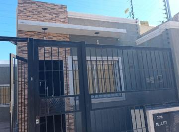 Casa · 150m² · 2 Dormitorios · 1 Cochera · Venta - Casa Tipo Departamento Nueva - Guaymallen - Mendoza