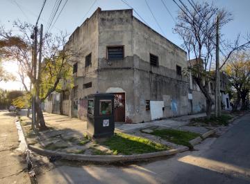 Bodega-Galpón , Lanús · Galpón Industrial de 605 m² con Oficinas en Planta Alta en Lanús Oeste