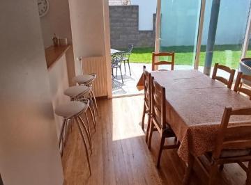 Casa · 220m² · 4 Ambientes · 2 Cocheras · Casa Alquiler Temporal Para Seis Personas Solo Familia