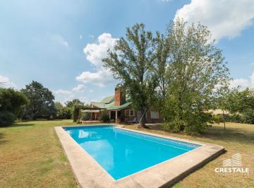 Casa · 380m² · 5 Ambientes · 2 Cocheras · Venta / Permuta | Casa 4 Dorm. con Amplio Terreno y Pileta | Roldán