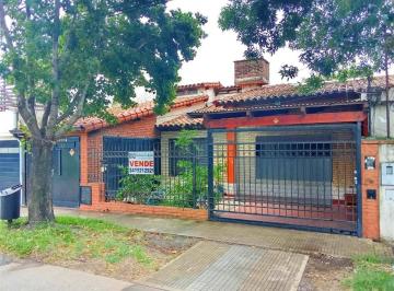 Casa · 152m² · 5 Ambientes · 2 Cocheras · Casa en Venta