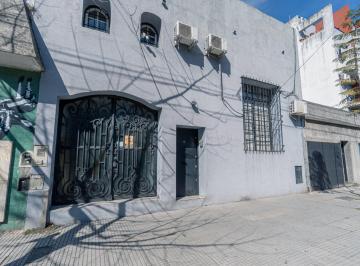 Casa de 10 ambientes, Chacarita · Excelente Propiedad en Dos Plantas en Chacarita, Capital Federal.