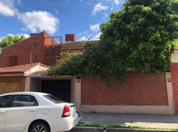 Casa · 135m² · 4 Ambientes · 1 Cochera · Casa en Quilmes Oeste
