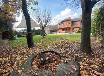Casa de 6 ambientes, Cañuelas · Casa en Venta. Club de Campo La Martona.