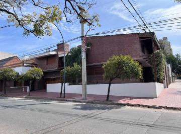 Casa · 600m² · 6 Ambientes · 2 Cocheras · Casa en El Corazón de Cofico
