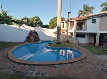 Casa · 420m² · 4 Dormitorios · 3 Cocheras · Casa en Fernando de La Mora - Zona Sur