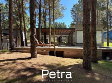 Casa · 140m² · 4 Ambientes · Casa en Venta en Costa Esmeralda