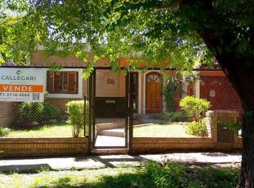 Casa de 5 ambientes, Berazategui · Casa en Venta o Permuta de 5 Ambientes en Ranelagh, Berazategui. Financia