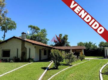 Casa · 80m² · 4 Ambientes · 1 Cochera · Casa Chalet en Venta en Parque Jularó, Exaltación de La Cruz, G. B. a. Zona Norte
