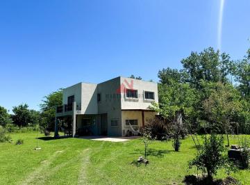Casa · 141m² · 4 Ambientes · Casa Chalet en Venta en Barrio Parque Los Pinos, Exaltación de La Cruz, G. B. a. Zona Norte