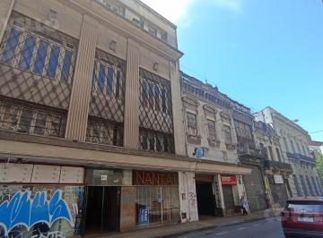 Edificio · 3560m² · 1 Ambiente · 34 Cocheras · Edificio Comercial con Renta, Depósito Logístico Comercial, Parking con Acceso por Dos Calles.