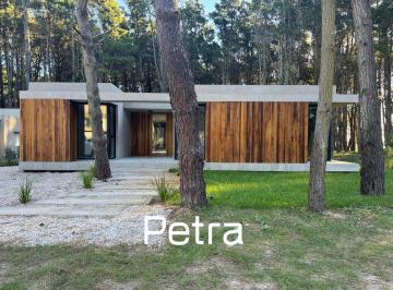 Casa · 208m² · 5 Ambientes · Casa en Venta en Costa Esmeralda Barrio Senderos III