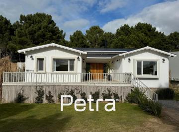 Casa · 200m² · 6 Ambientes · Casa en Senderos IV. Gas Natural
