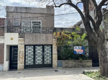 Casa · 134m² · 5 Ambientes · 1 Cochera · Venta Casa 3 Dorm. con Cochera y Parque - Bolivia 500 Rosario