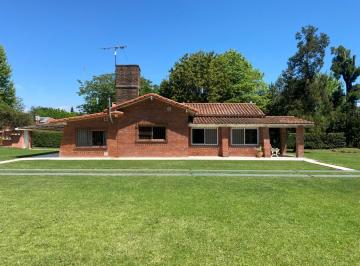 Quinta vacacional · 164m² · 3 Ambientes · 5 Cocheras · Casa Quinta con Quincho, Parrilla, Pileta - Benavidez