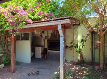 Casa de 3 ambientes, Tres de Febrero · Chalet 2 Dorm. Ciudad Jardin
