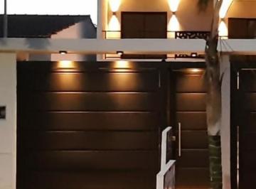 Casa · 98m² · 3 Ambientes · 2 Cocheras · Venta Duplex Ituzaingo a Estrenar