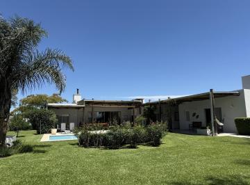 Casa · 250m² · 8 Ambientes · 2 Cocheras · Venta Casa en Los Palenques - Manzanares | Vco Propiedades