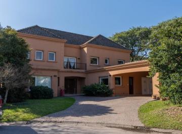 Casa · 340m² · 10 Ambientes · 4 Cocheras · Casa en Venta en Yerba Buena Zona Av Perón - Los Olivos (4 Dorm.)