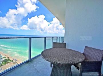 Departamento · 104m² · 3 Ambientes · 1 Cochera · Departamento en Venta en Hollywood, Miami, Florida