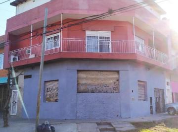 Bodega-Galpón , Tres de Febrero · Excelente Local/deposito en Esquina 85 m²,