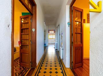 Casa · 135m² · 5 Ambientes · 1 Cochera · Venta Casa en Alberdi de 2 Dorm.