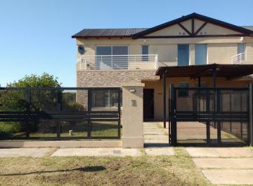 Casa · 145m² · 4 Ambientes · 1 Cochera · Venta Casa 3 Dorm. Funes