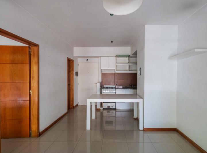 Venta Departamento de 1 Dormitorio. Plaza Irlanda. Edificio de 10 Años. Caballito