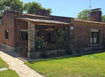 Casa · 204m² · 6 Ambientes · 1 Cochera · Venta Casa en Solymar Tres Dorm.