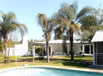 Casa · 148m² · 3 Ambientes · 4 Cocheras · Calida Casa Estilo Chalet en Venta - Chacras de Benitez