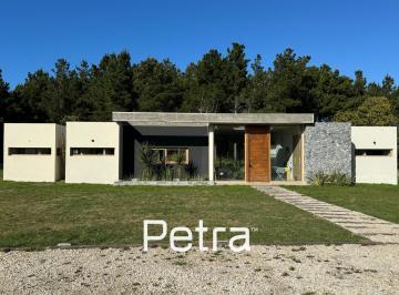 Casa · 250m² · 5 Ambientes · Casa en Venta en Costa Esmeralda