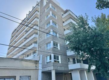 Local comercial · 120m² · Maravilloso Local a Estrenar en Torre de Categoria en Tigre.