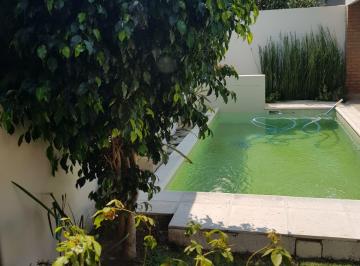Casa de 3 ambientes, Río Cuarto · Casa de Tres Dorm. con Pileta en Venta