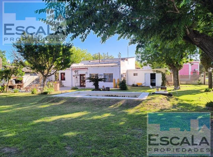 Casa · 750m² · 2 Dormitorios · 2 Cocheras